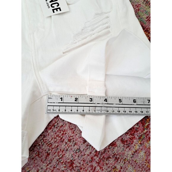 New! L'AGENCE White Balboa Distressed Cuffed Denim Jean Shorts 25 Ripped Stretch - Picture 6 of 10